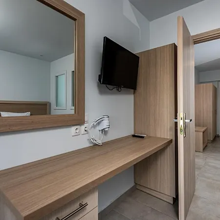 Caretta Island فندق Kalamákion