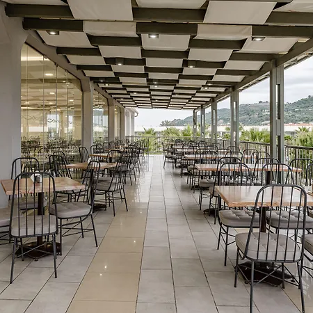 Caretta Island فندق