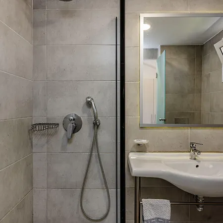 Caretta Island فندق